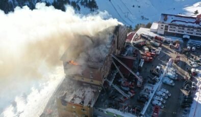 Otel müdürüyle misafir arasında bir yıl önce geçen diyalog