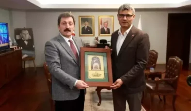 Yusuf Dikeç, Gümüş Madalya İle Samsun Valisi’ni Ziyaret Etti